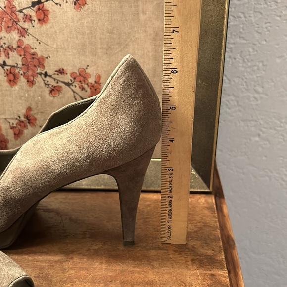 Kelsi Dagger Anthropologie suede Peeptoe platform heels, size 8 - Picture 10 of 11